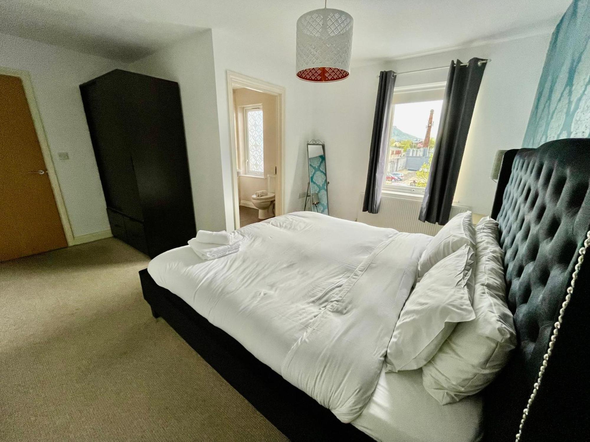 2 Bedroom City-Centre Apartment With Free Parking Belfast Eksteriør billede